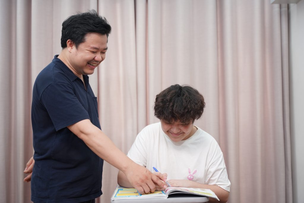 Mẹ yên tâm – con học tự giác: lớp học IELTS HẠNH PHÚC là gì? (3)